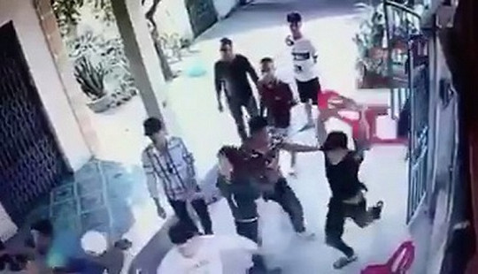 Điều tra vụ xô xát tại khu vực cổng Công ty Bê tông Phúc Tiến