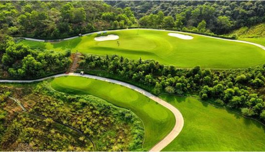 Nghỉ dưỡng golf đẳng cấp 5 sao: Trải nghiệm thượng lưu cho giới doanh nhân