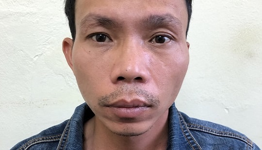 Dùng dao chém hàng xóm vì không cho vay tiền