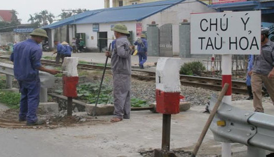 Nam Định: Tăng cường giải pháp làm hàng rào, đường gom để xóa lối đi tự mở qua đường sắt
