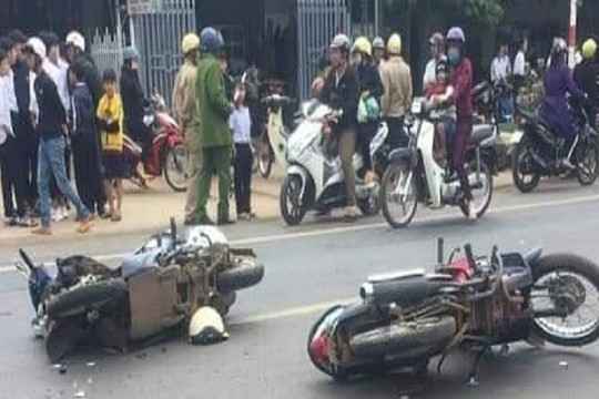 Điều khiển xe máy ra đường, cụ ông 90 tuổi tử vong sau va chạm