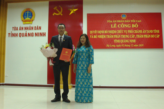 Trao quyết định bổ nhiệm Phó Chánh án TAND tỉnh Quảng Ninh
