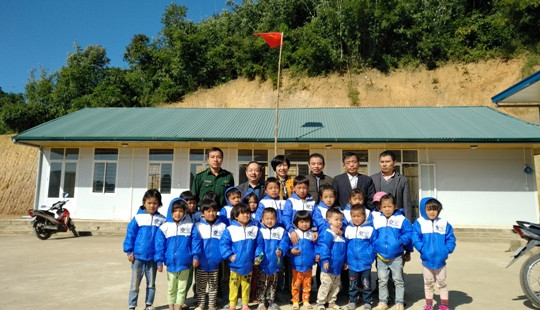 Sưởi ấm mùa đông nơi vùng biên viễn