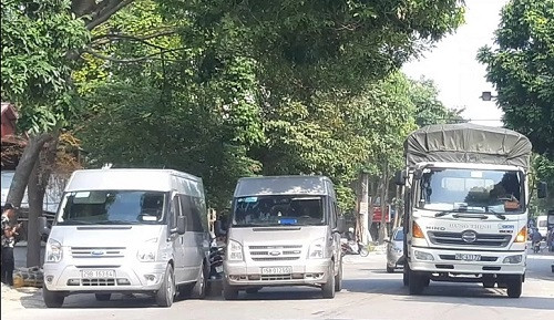 Bắc Ninh: Xe dù bến cóc lộng hành, qua mặt lực lượng chức năng