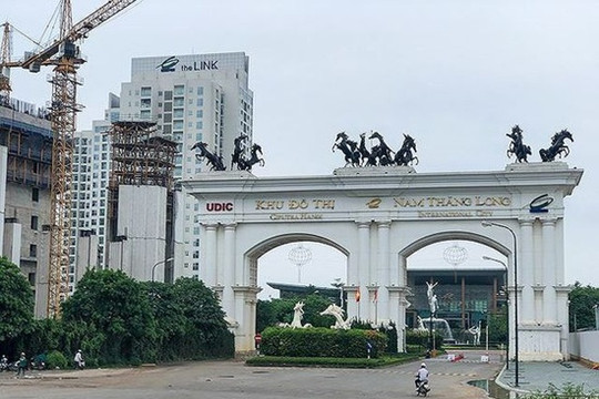 Điều tra vụ bé trai bị hành hung vì chiếc vợt cầu lông