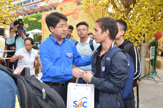 3.000 vé xe hỗ trợ sinh viên về quê đón Tết