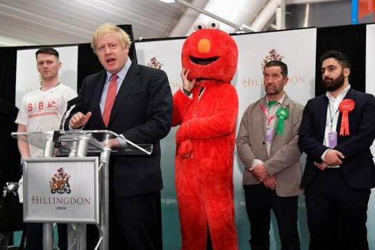 Trên đà chiến thắng trong cuộc bầu cử, Johnson tuyên bố ủy thác lịch sử cho Brexit