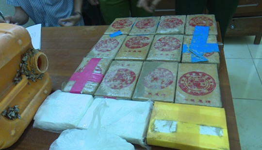Khởi tố vụ án 25 bánh heroin dạt bờ biển ở Quảng Nam
