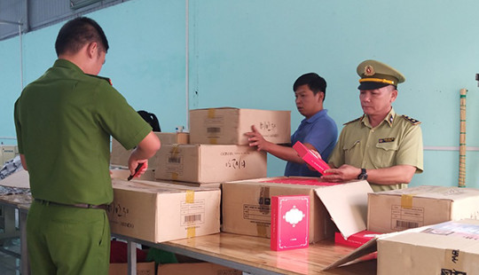 Bắt giữ hơn 10 nghìn sản phẩm mỹ phẩm không rõ nguồn gốc