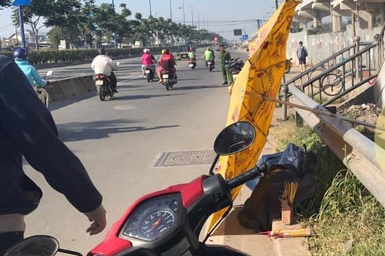 Nữ sinh viên nôn ói rồi gục chết bất thường trên cầu bộ hành