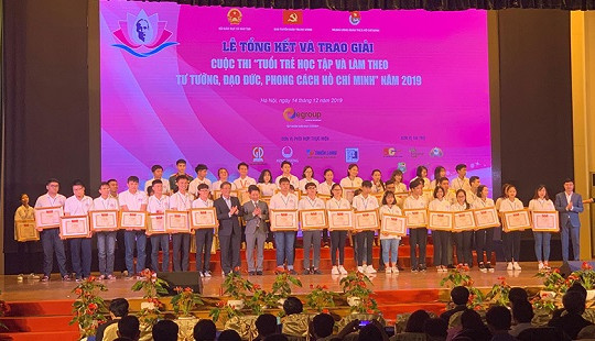 Trao giải Cuộc thi “Tuổi trẻ học tập và làm theo tư tưởng, đạo đức, phong cách Hồ Chí Minh”