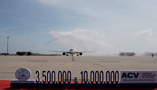 Vietjet cùng Khánh Hòa chào đón vị khách thứ 10 triệu của năm 2019