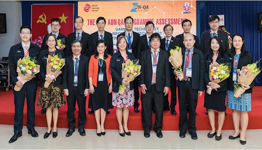 Cảm hứng sáng tạo khoa học kỹ thuật từ Cây thông Noel