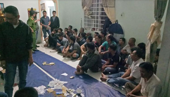 Triệt phá sòng bạc quy mô lớn, bắt giữ hàng chục con bạc
