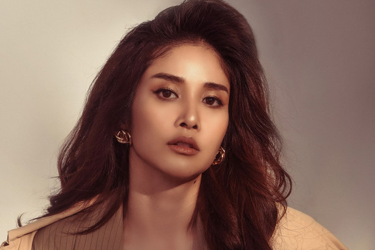 Thảo Trang lột xác với hình ảnh cá tính và sexy sau 'Tiếng sét trong mưa'