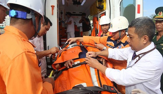 Cứu thuyền viên nước ngoài bị xuất huyết não trên biển