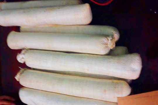 Thợ đá trộm thuốc nổ bán kiếm lời