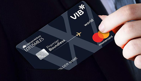 Thẻ đồng thương hiệu đặc quyền – chiến lược mới của hãng bay và ngân hàng