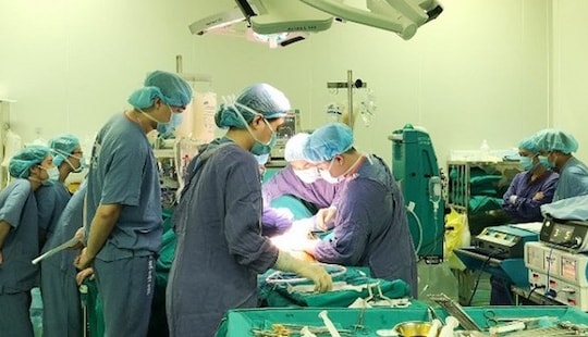 Việt Nam lần đầu thực hiện 2 ca ghép gan, phổi cho 1 bệnh nhân