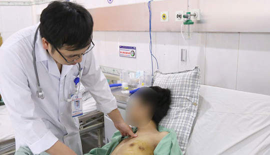 Nam thanh niên xẹp phổi, nguy kịch sau 5 năm hút thuốc lá