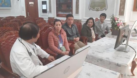 Nam học sinh 13 tuổi hôn mê sau khi bị sút bóng trúng bụng
