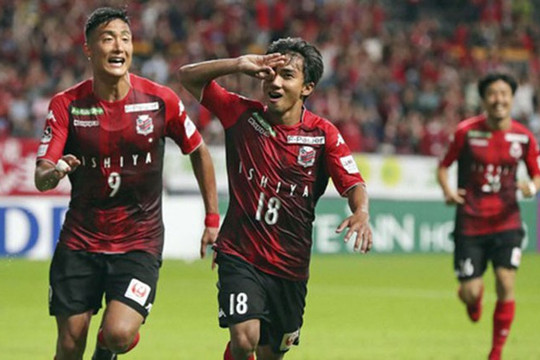 Consadole Sapporo – đội bóng cũ của Lê Công Vinh bất ngờ tuyển phiên dịch cho cầu thủ Việt Nam