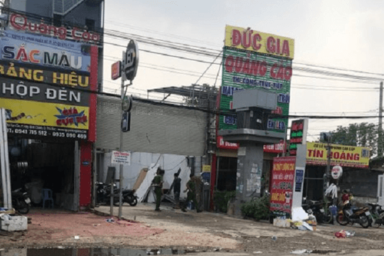 Giải cứu người phụ nữ cùng con nhỏ bị chồng khống chế