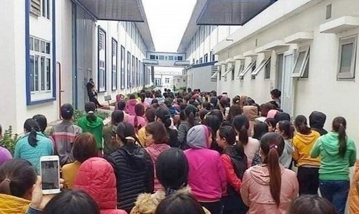 Hơn 1.000 công nhân nghỉ việc phản đối vì thưởng Tết thấp