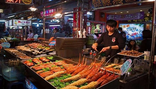 Thỏa mãn vị giác tại 3 khu chợ đêm nổi tiếng ở Cao Hùng, Đài Loan