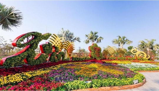 Tưng bừng hội xuân Vinhomes xuyên Tết