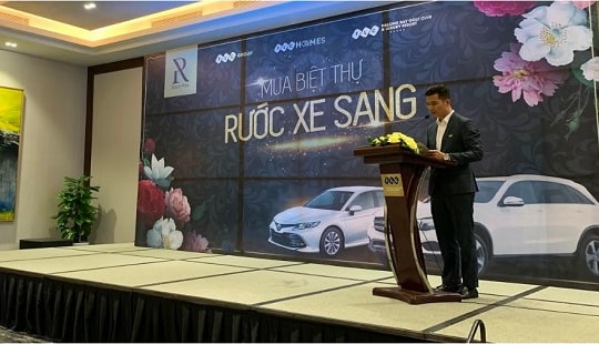 Trước thềm năm mới, Tập đoàn FLC tri ân khách hàng bằng xe sang hoành tráng