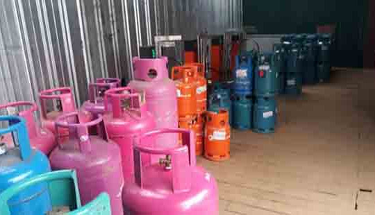 Phát hiện một cơ sở sang chiết gas trái phép quy mô lớn