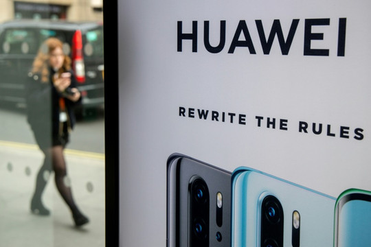 Thủ tướng Johnson nói Anh có thể kiểm soát được tính bảo mật với mạng 5G của Huawei