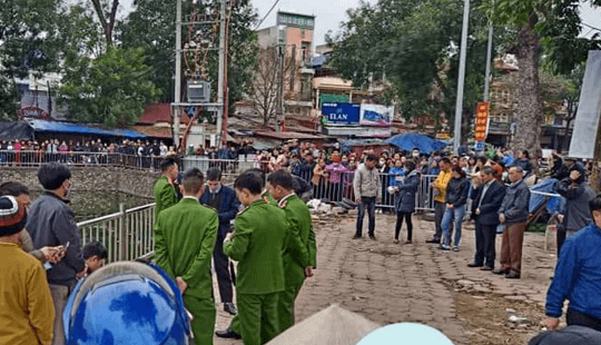 Chơi đùa bên kênh nước, hai bé trai đuối nước thương tâm