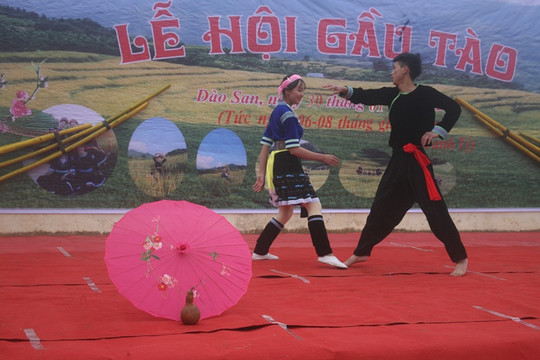 Lễ hội Gầu Tào ở xã biên giới Dào San