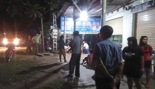 Một công an viên bị chém trọng thương khi can ngăn ẩu đả