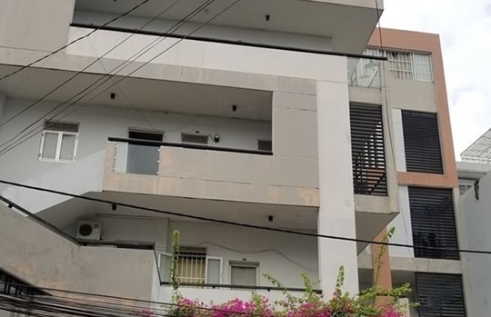 Rơi thang máy, 1 người chết, 2 người bị thương