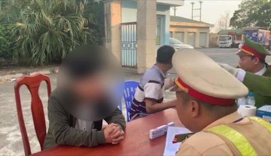 Tài xế ô tô dương tính với ma túy bị phạt 35 triệu đồng