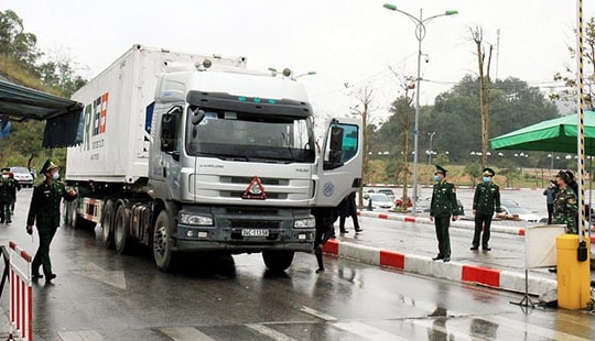 Tháo gỡ khó khăn cho hoạt động xuất nhập khẩu, vận chuyển hàng hóa qua biên giới