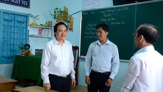 Bộ trưởng Phùng Xuân Nhạ: Sẽ lùi thời điểm kết thúc năm học