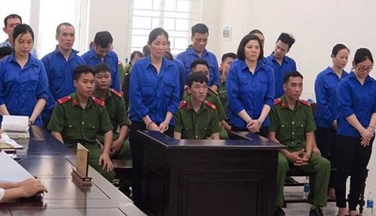 Tòa tuyên phạt 10 án tử hình trong đường dây mua bán trái phép chất ma tuý xuyên Bắc - Nam