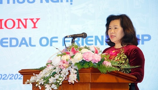 Trao tặng Huy chương Hữu nghị cho Giám đốc quốc gia KOICA tại Việt Nam