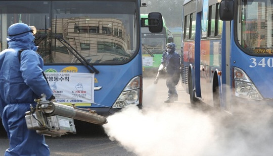 Hai thành phố của Hàn Quốc thành “vùng chăm sóc đặc biệt” vì Covid-19
