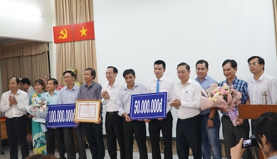 TP.HCM khen thưởng 2 bệnh viện điều trị thành công bệnh nhân Covid-19