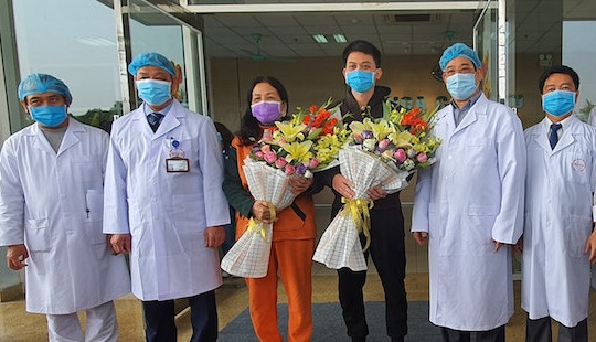 Những “chiến sĩ blouse trắng” trong cuộc chiến chống dịch Covid-19
