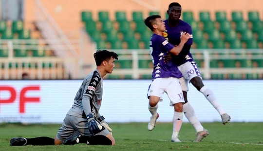 Bùi Tiến Dũng mắc lỗi, Hà Nội FC giành Siêu cúp Quốc gia