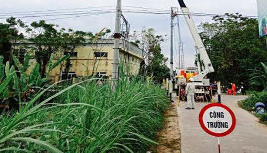 EVNHANOI ứng dụng công nghệ sửa chữa điện nóng hotline