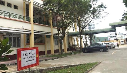 Đà Nẵng cách ly 4 du khách bay cùng chuyến với cô gái Hà Nội nhiễm Covid-19