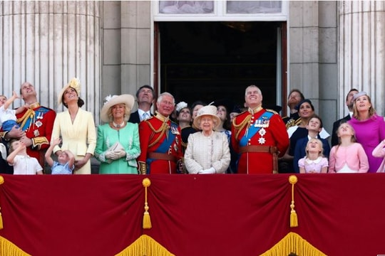 Hoàng gia Anh chuẩn bị cho cuộc gặp gỡ lớn cuối cùng trước khi Harry và Meghan rời đi