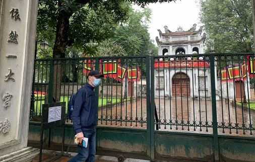 Hà Nội tạm đóng cửa nhiều nơi để vệ sinh phòng dịch Covid-19